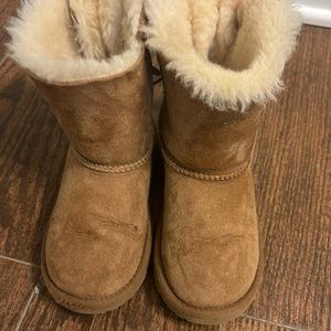 Kids Ugg boot size 11